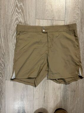 Merrell Khaki shorts women’s size 6 outdoors/hiking